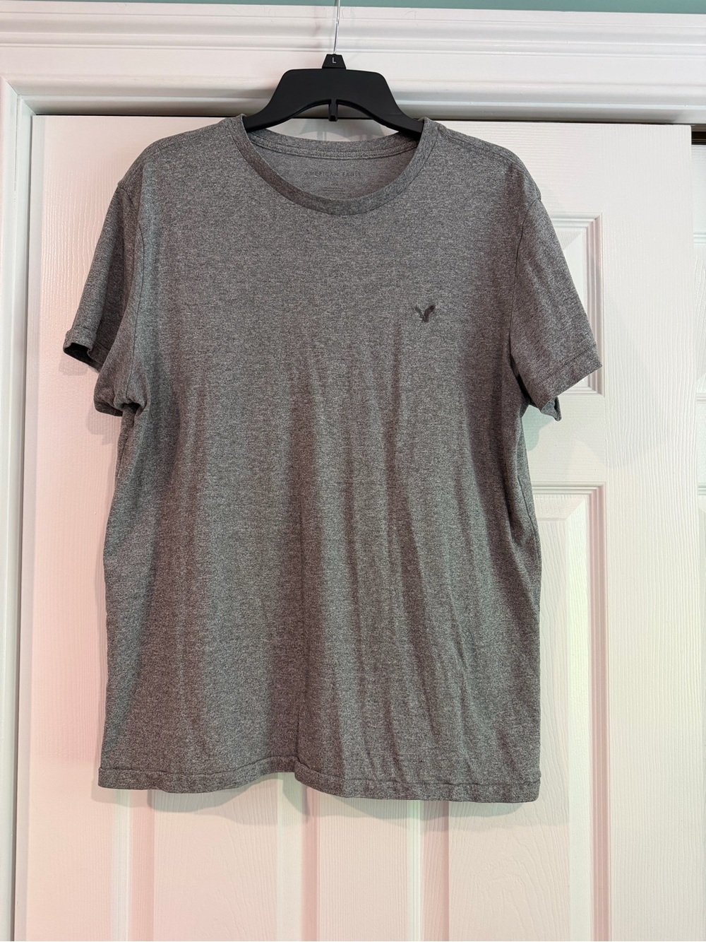 American Eagle Outfitters Men's Super soft standard fit Gray L Crew T-Shirt